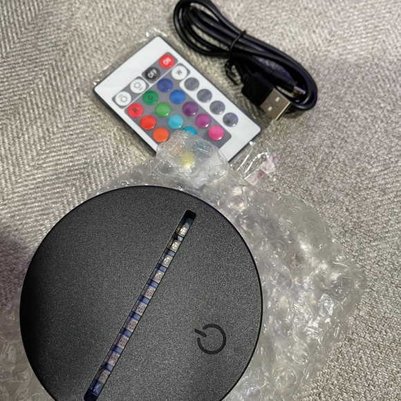 Color Changing light with base - Picture 2 of 4